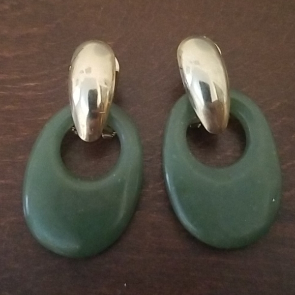 Vintage emerald green and gold earrings - Picture 1 of 2